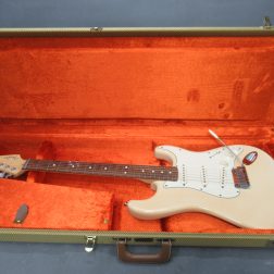 東京都渋谷区のお客様よりFender USA Artist Series Jeff Beck Stratocasterを買取致しました！サムネイル
