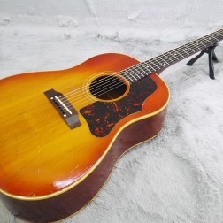 千葉県柏市のお客様よりGibson J-45 1963を買取り致しました！サムネイル